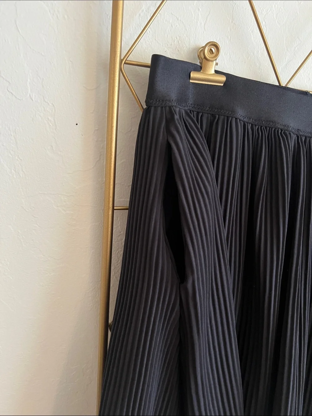 XL (14) | All in Morion Black Pleated Skirt
